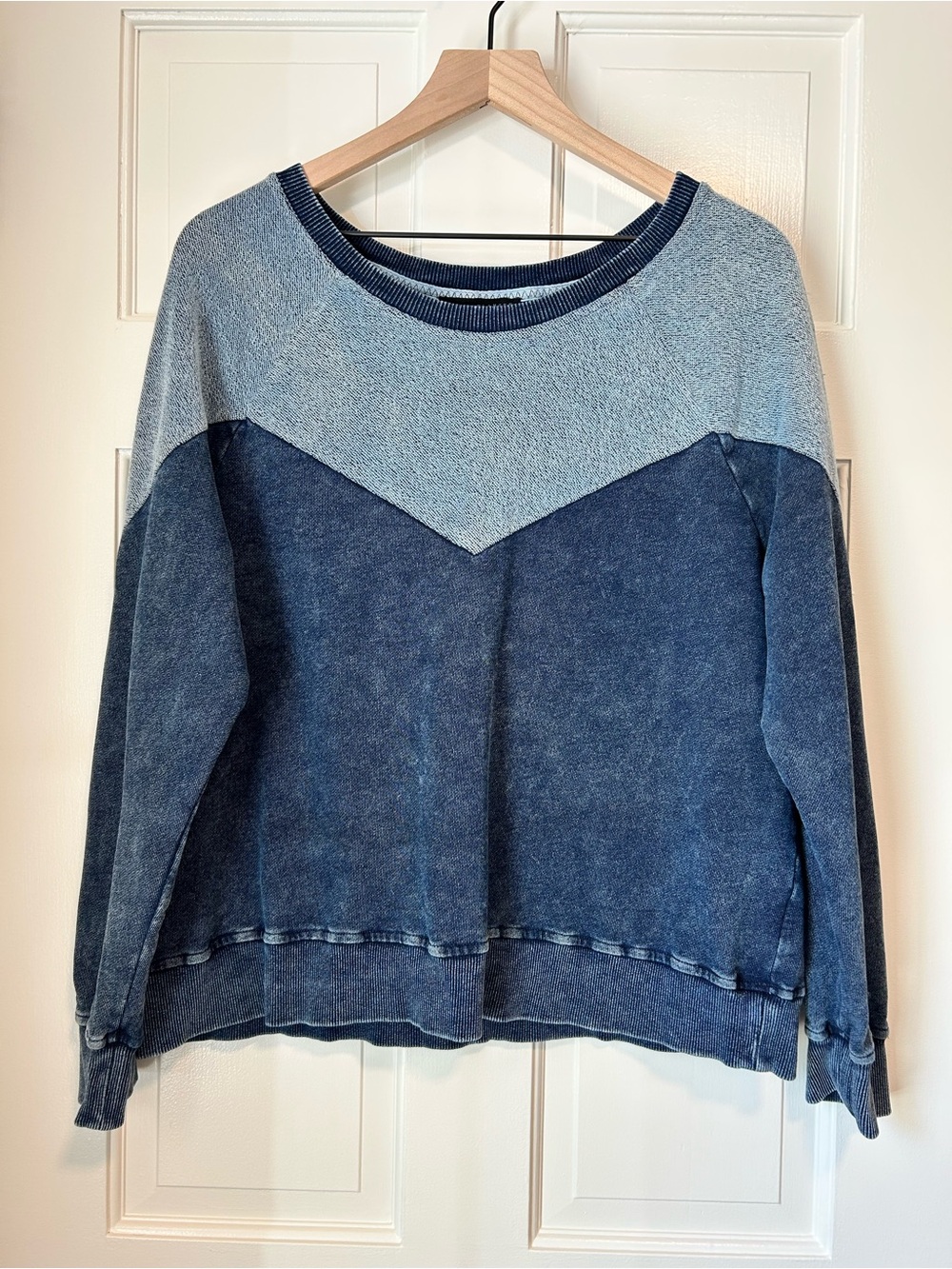 Jane + Delancey Colorblock Navy Pullover Sweatshirt